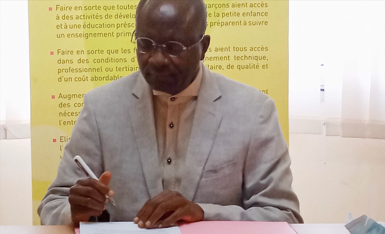 Dr. Dimitri Sanga signed the Partnership Agreement